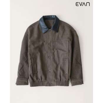  Elevated Casual: The Men's Contrast Collar Bomber Jacket