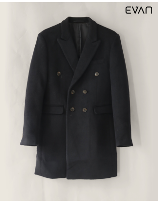  Enduring Elegance: Men's Refined Double-Breasted Coat