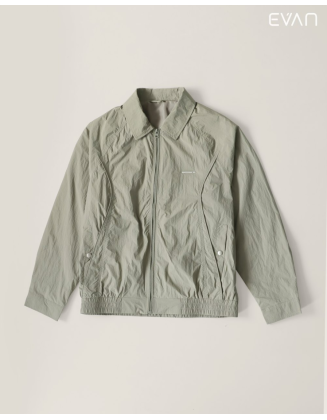 Lightweight Collared Jacket: Modern Utility