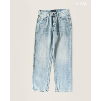 Classic Fit Denim: Modern & Versatile
