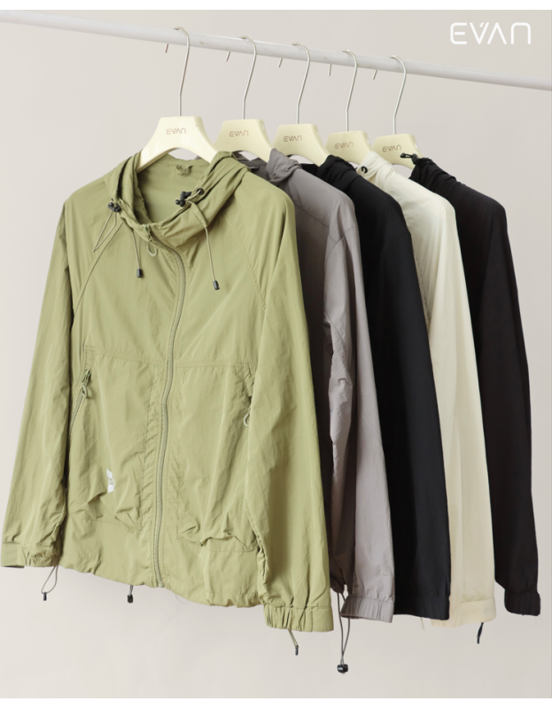 Hooded Windbreaker: Lightweight & Ready