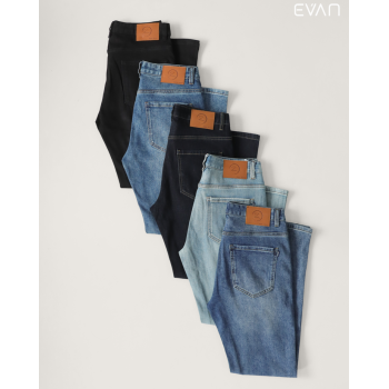 Classic Straight-Leg Jeans: Your Everyday Essential