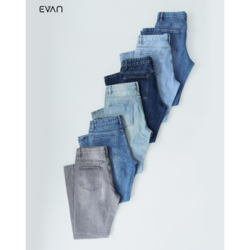 Versatile Straight-Fit Denim