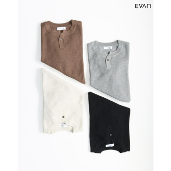 Short Sleeve Buttoned Knit T-Shirt